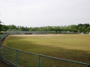 大鳥公園(運動広場、テニスコート)